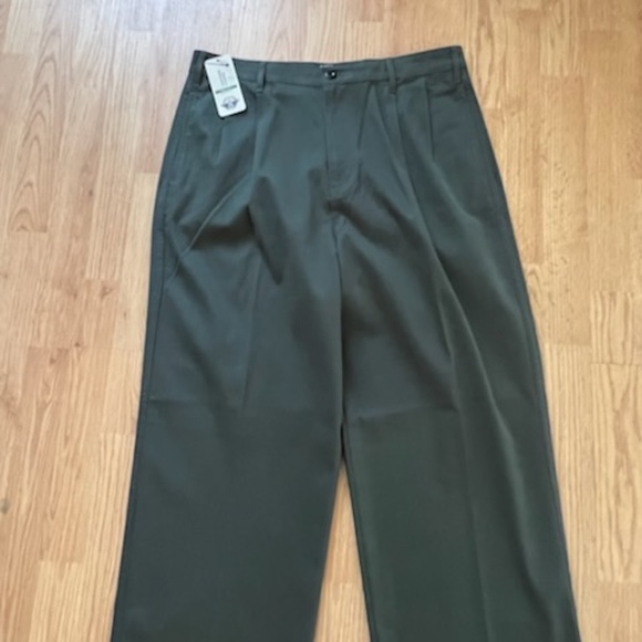 NWT Levi Dockers Womens Hunter Green Khaki Pants High Wide Pleated 14/32 - Picture 3 of 11